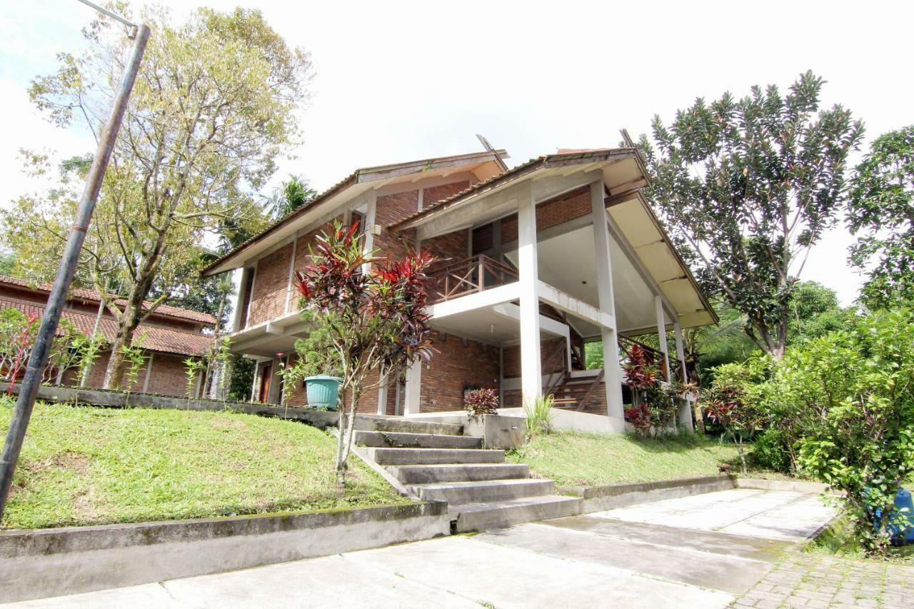 Hotel Disaster Oasis Kaliurang Exterior foto